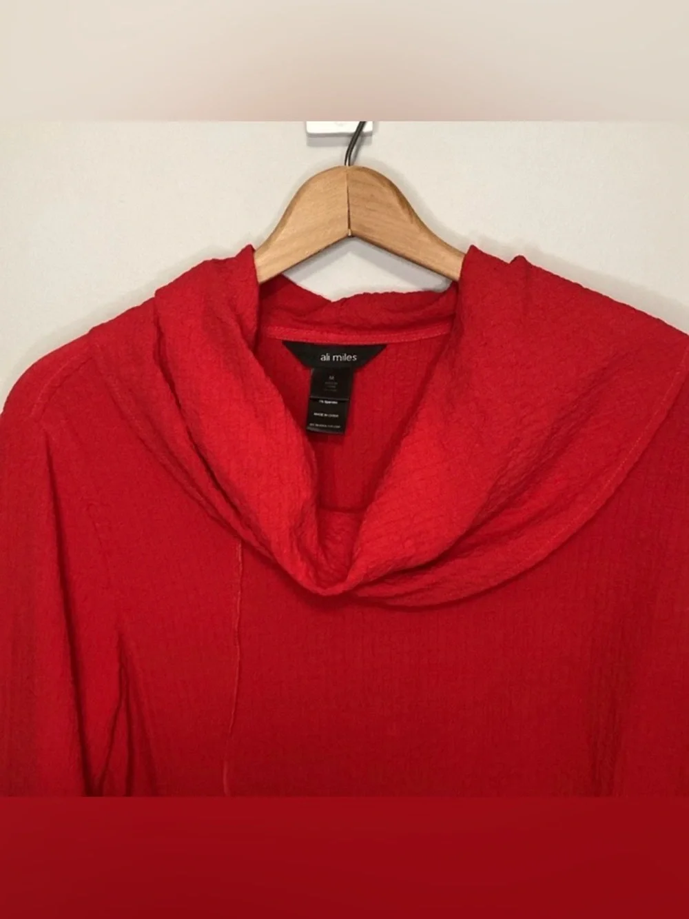 Ali Miles Relaxed Cherry Red Cowl-Neck Tunic Top, Pocket Detail Size Medium